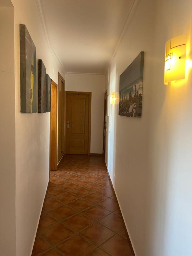 2 Bedrooms Apartment Vale Parra Praia Da Gale In A Privat Condominio ギーア エクステリア 写真