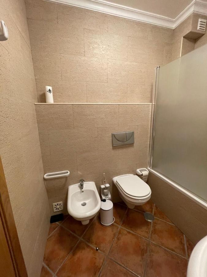 2 Bedrooms Apartment Vale Parra Praia Da Gale In A Privat Condominio ギーア エクステリア 写真