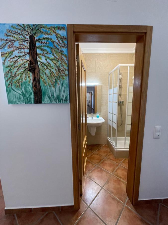 2 Bedrooms Apartment Vale Parra Praia Da Gale In A Privat Condominio ギーア エクステリア 写真