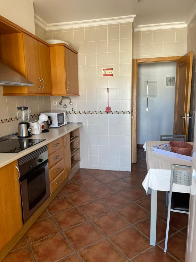 2 Bedrooms Apartment Vale Parra Praia Da Gale In A Privat Condominio ギーア エクステリア 写真