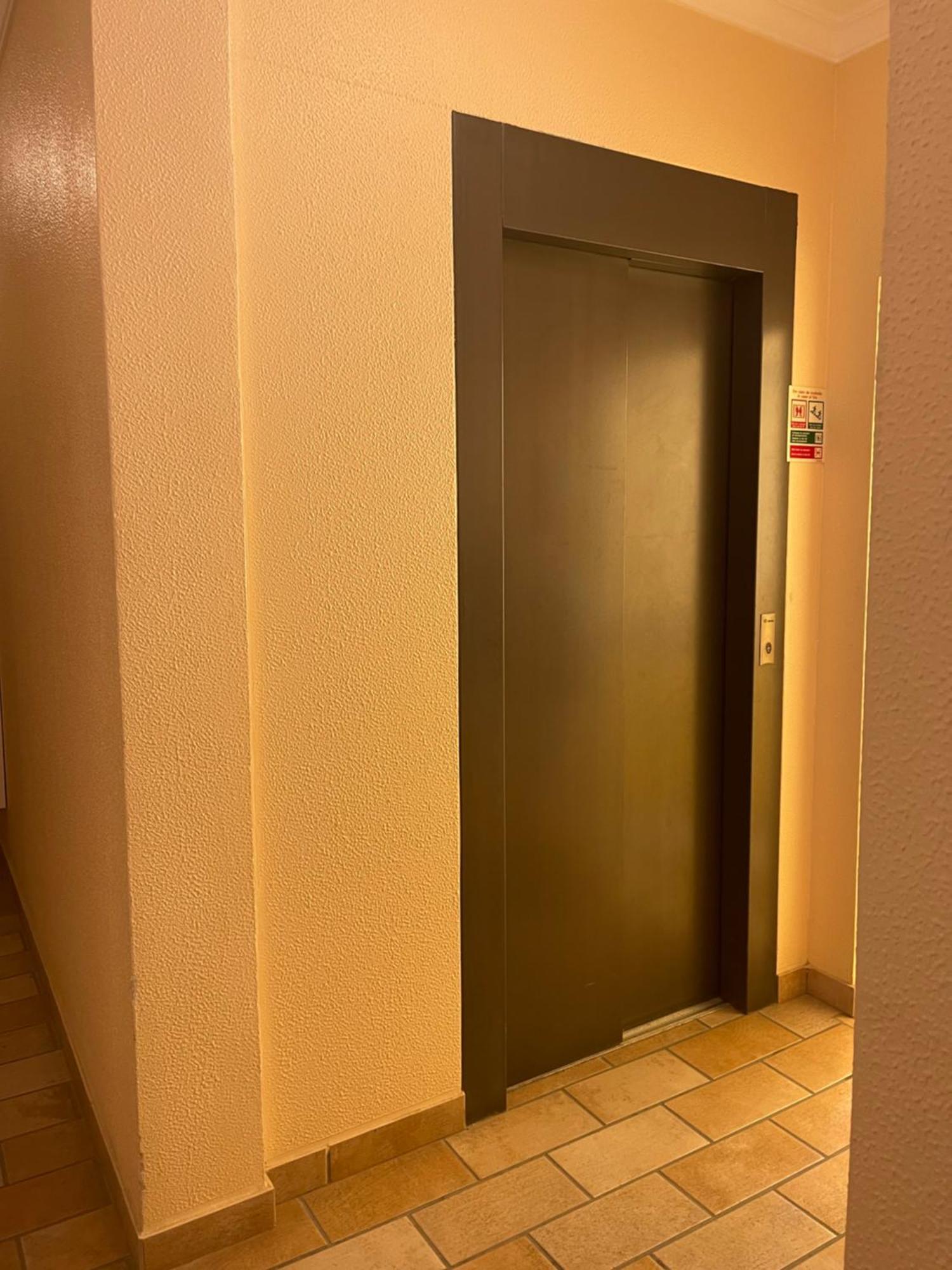 2 Bedrooms Apartment Vale Parra Praia Da Gale In A Privat Condominio ギーア エクステリア 写真